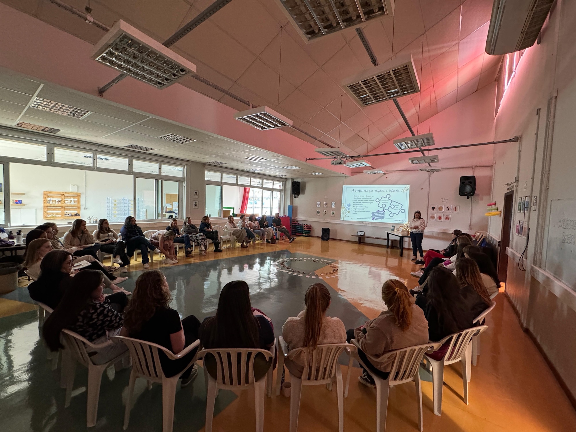 Momento de troca entre educadoras em formação